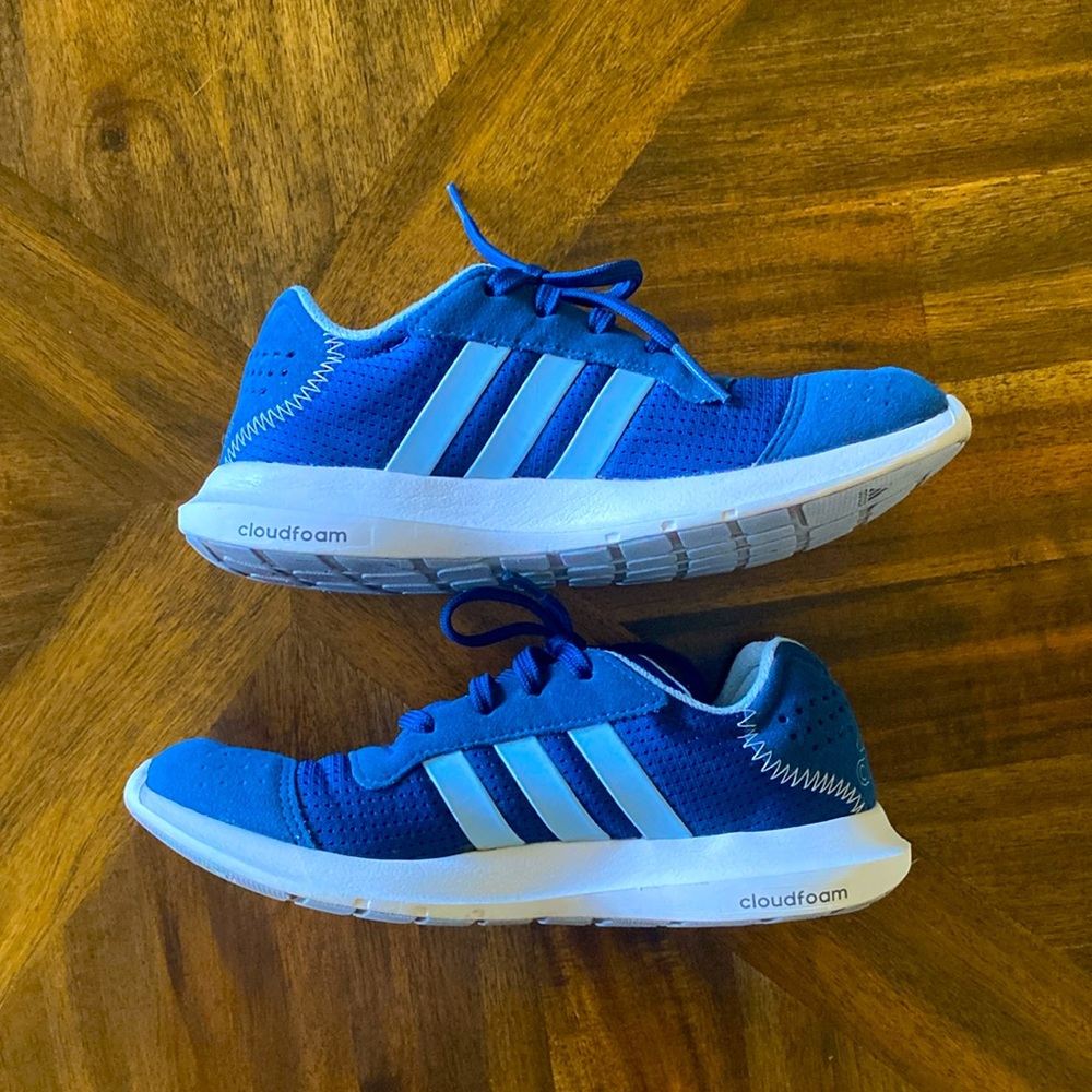 Adidas cloud foam athletic shoes